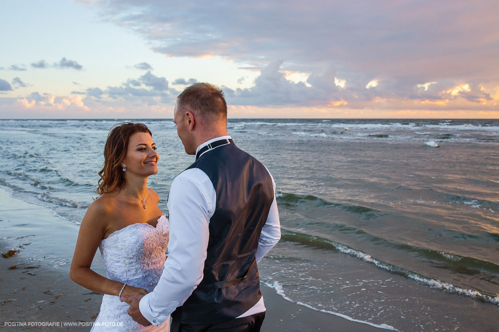 After-Wedding-Shooting Brautpaarshooting mit Olga und Alex in Sankt Peter-Ording an der Nordsee in Schleswig-Holstein - Hochzeitsfotografen Vitaly Nosov & Nikita Kret / Positiva Fotografie