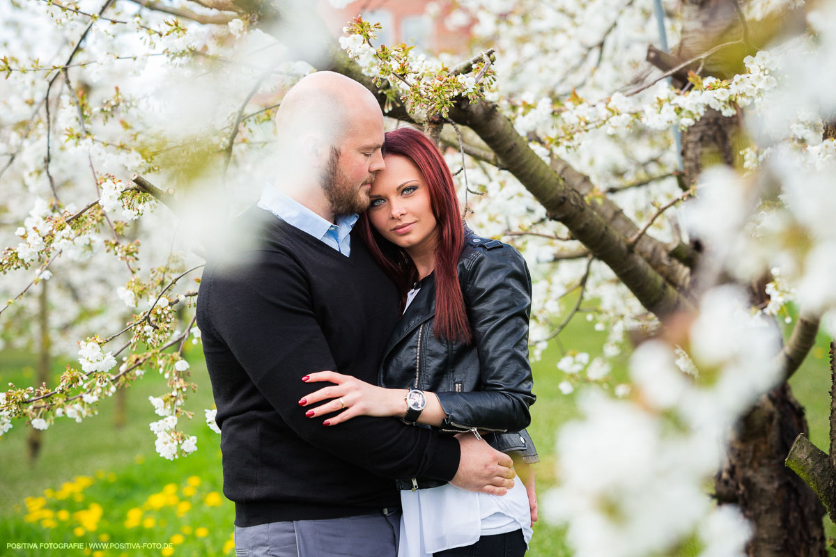 Fotoshooting, Engagementshooting mit Wladimir und Olga - Altes Land, Niedersachsen. Fotografen Vitaly Nosov und Nikita Kret / Positiva Fotografie