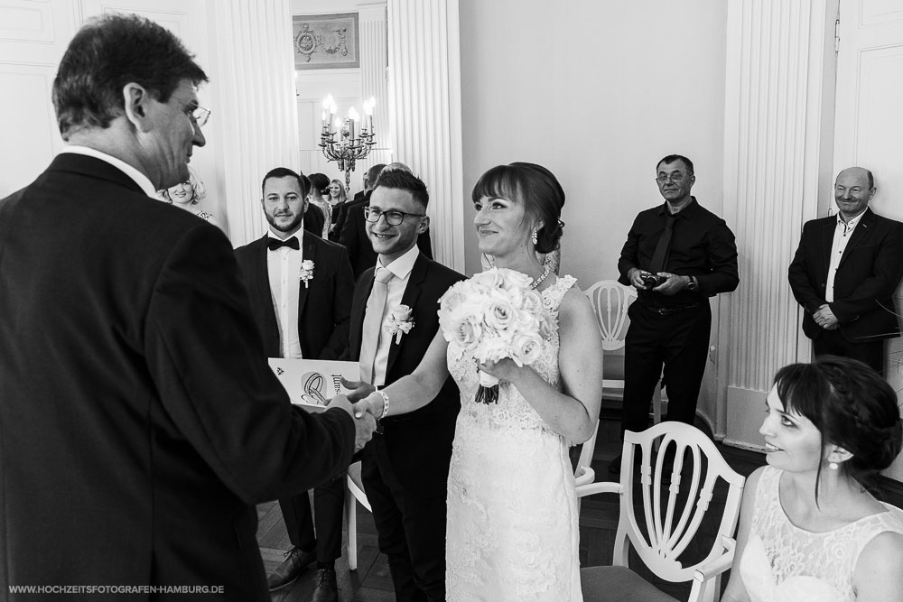 Standesamtliche Hochzeit von Alex und Anna in Lübeck / Vitaly Nosov & Nikita Kret - Hochzeitsfotografie