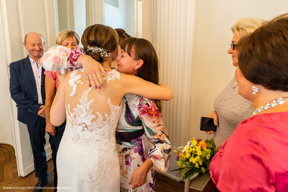 Standesamtliche Hochzeit von Alex und Anna in Lübeck / Vitaly Nosov & Nikita Kret - Hochzeitsfotografie