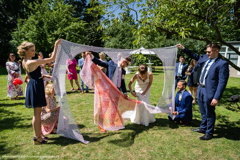 Standesamtliche Hochzeit von Alex und Anna in Lübeck / Vitaly Nosov & Nikita Kret - Hochzeitsfotografie