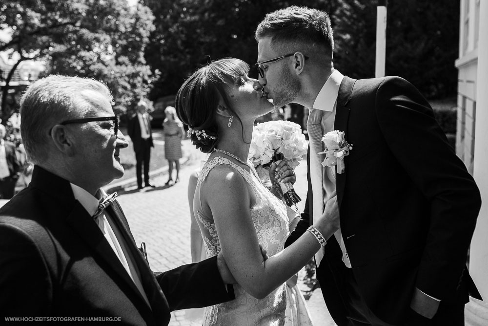 Standesamtliche Hochzeit von Alex und Anna in Lübeck / Vitaly Nosov & Nikita Kret - Hochzeitsfotografie