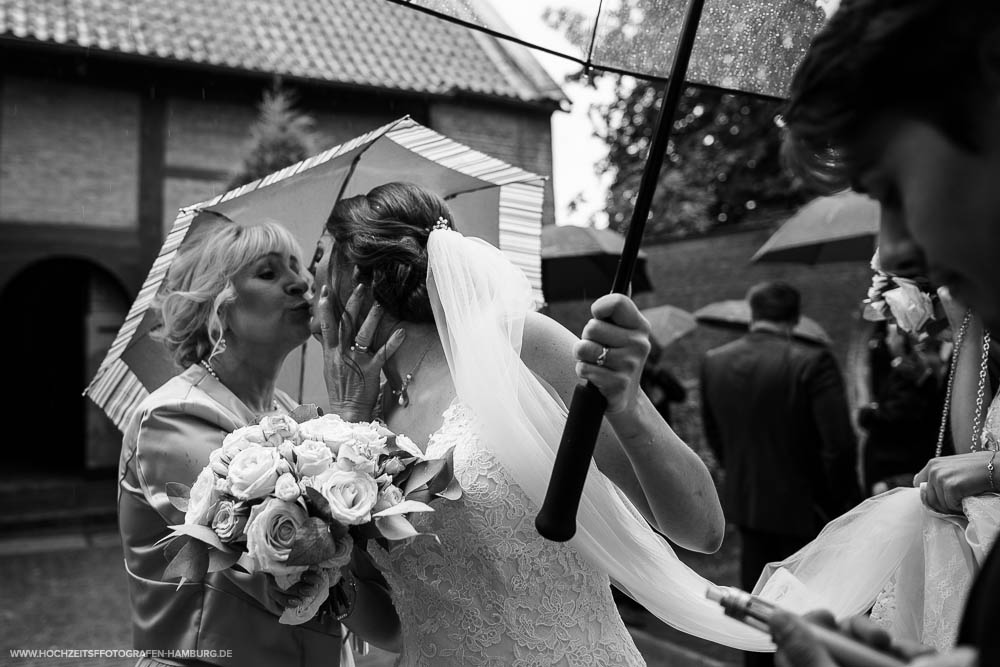 Hochzeit von Alex und Lidia, kirchchliche Trauung in der St.-Jürgen-Kapelle in Itzehoe / Vitaly Nosov & Nikita Kret - Hochzeitsfotograf Hamburg