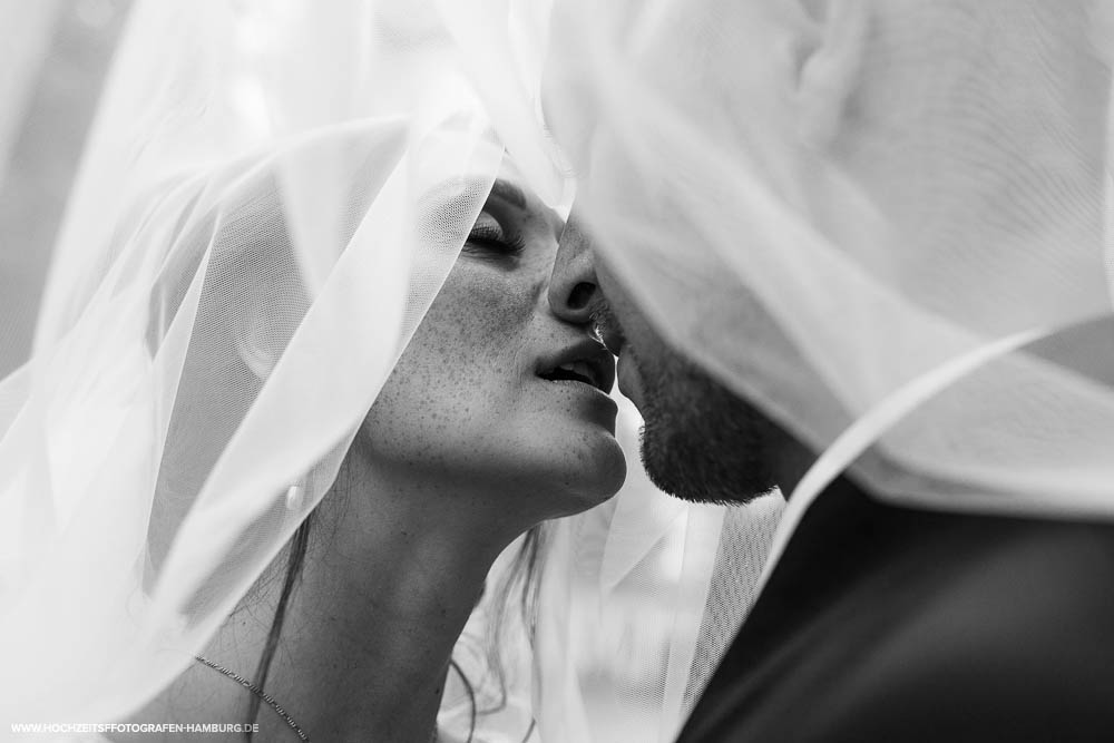 Hochzeit von Alex und Lidia in Itzehoe, Brautpaarshooting - Braupaarportraits / Vitaly Nosov & Nikita Kret - Hochzeitsfotograf Hamburg