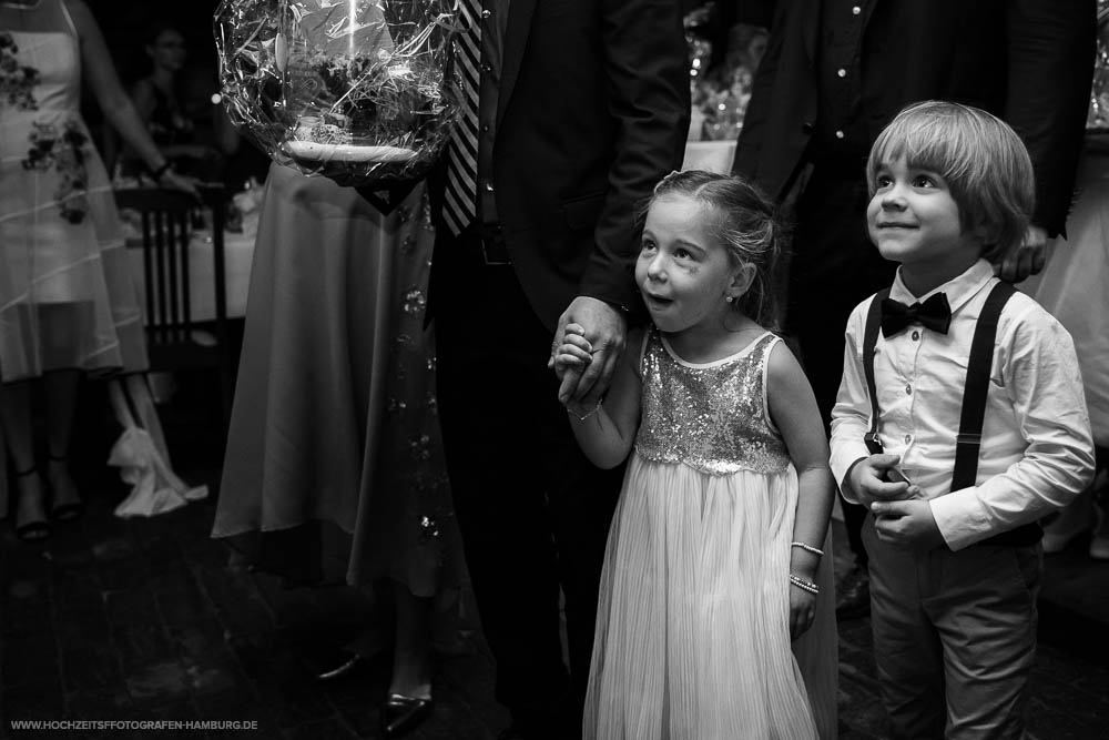 Hochzeit von Alex und Lidia in der St.-Jürgen-Kapelle in Itzehoe und Hochzeitsfeier in Hüttblek / Vitaly Nosov & Nikita Kret - Hochzeitsfotograf Hamburg