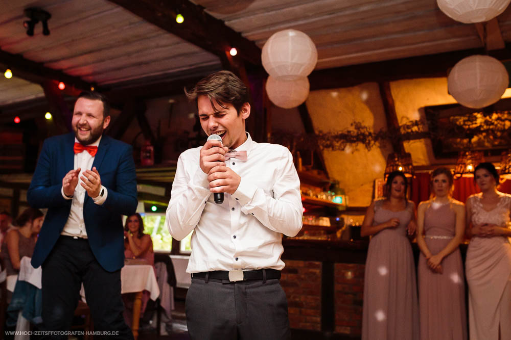 Hochzeit von Alex und Lidia in der St.-Jürgen-Kapelle in Itzehoe und Hochzeitsfeier in Hüttblek / Vitaly Nosov & Nikita Kret - Hochzeitsfotograf Hamburg