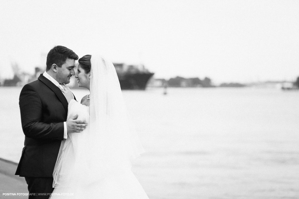 Hochzeit von Jan und Andrea in Grand Elyse Hamburg: Hochzeitsfotos und Hochzeitsclip - Vitaly Nosov & Nikita Kret / Positiva Fotografie