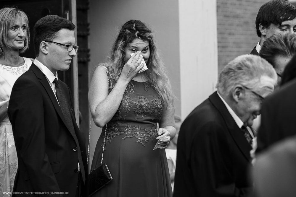 Hochzeit von Kristina und Hannes, kirchchliche Trauung in der St.Agnes Kirche in Hamburg / Vitaly Nosov & Nikita Kret - Hochzeitsfotografie