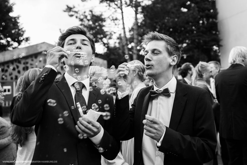 Hochzeit von Kristina und Hannes, kirchchliche Trauung in der St.Agnes Kirche in Hamburg / Vitaly Nosov & Nikita Kret - Hochzeitsfotografie