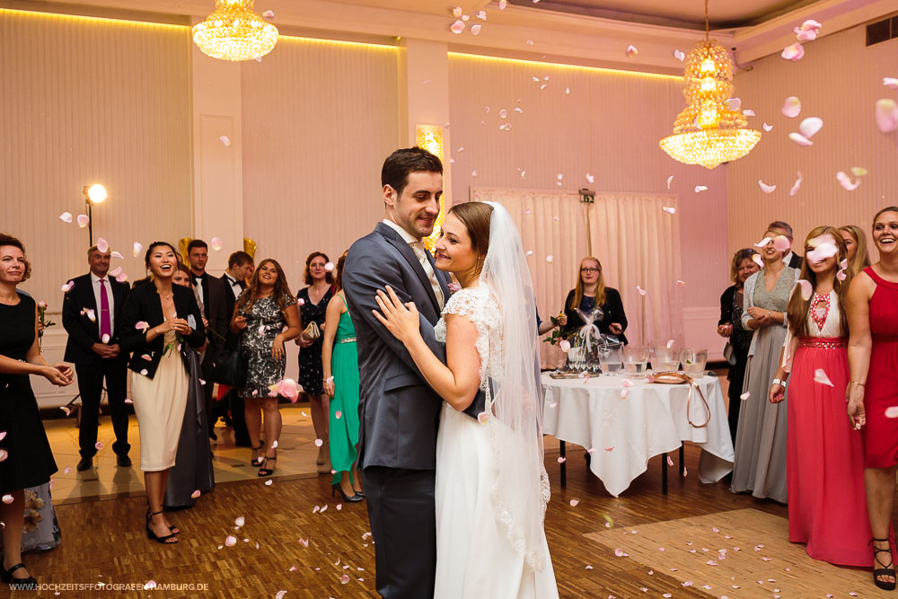 Hochzeit von Kristina und Hannes, Hochzeitsfeier in Le Royal in Hamburg / Vitaly Nosov & Nikita Kret - Hochzeitsfotografie