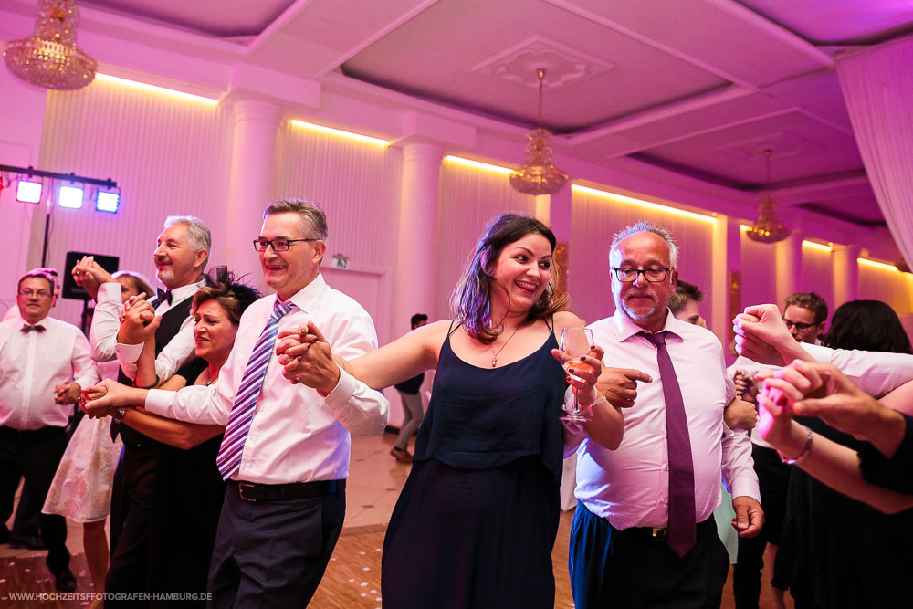 Hochzeit von Kristina und Hannes, Hochzeitsfeier in Le Royal in Hamburg / Vitaly Nosov & Nikita Kret - Hochzeitsfotografie