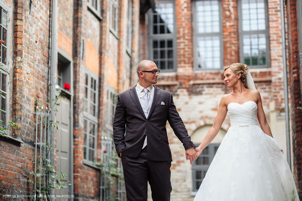 Hochzeit von Maria und Ingwio in Lübeck: Hochzeitsreportage und Brautpaarportraits - Hochzeitsfotografen Vitaly Nosov & Nikita Kret / Positiva Fotografie