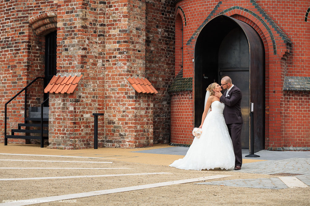 Hochzeit von Maria und Ingwio in Lübeck: Hochzeitsreportage und Brautpaarportraits - Hochzeitsfotografen Vitaly Nosov & Nikita Kret / Positiva Fotografie