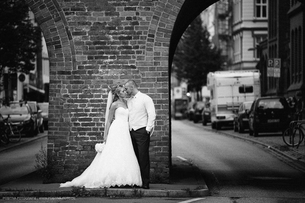 Hochzeit von Maria und Ingwio in Lübeck: Hochzeitsreportage und Brautpaarportraits - Hochzeitsfotografen Vitaly Nosov & Nikita Kret / Positiva Fotografie