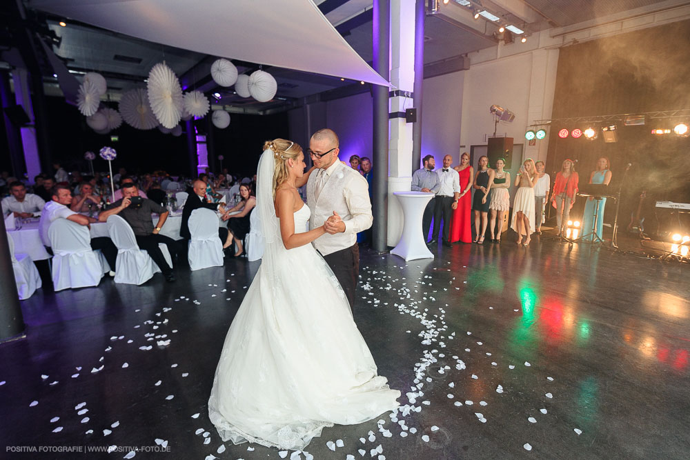 Hochzeit von Maria und Ingwio in Lübeck: Hochzeitsreportage und Brautpaarportraits - Hochzeitsfotografen Vitaly Nosov & Nikita Kret / Positiva Fotografie