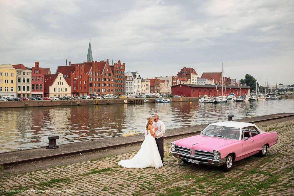 Hochzeit von Maria und Ingwio in Lübeck: Hochzeitsreportage und Brautpaarportraits - Hochzeitsfotografen Vitaly Nosov & Nikita Kret / Positiva Fotografie