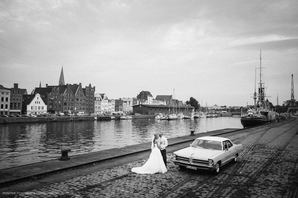 Hochzeit von Maria und Ingwio in Lübeck: Hochzeitsreportage und Brautpaarportraits - Hochzeitsfotografen Vitaly Nosov & Nikita Kret / Positiva Fotografie