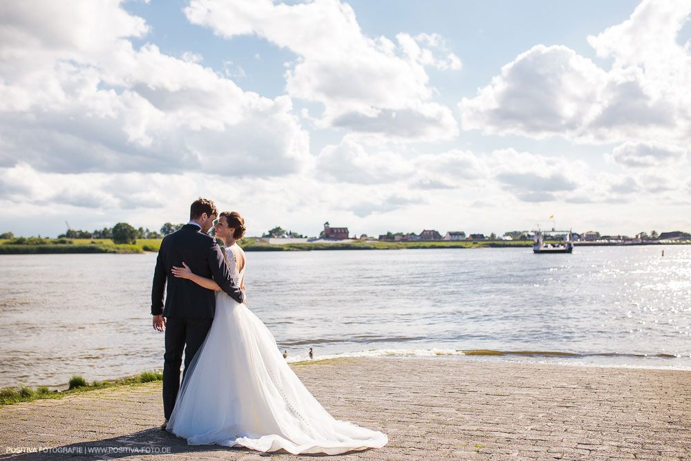 Hochzeit von Aliya & Mathias im Zollenspieker Fährhaus an der Elbe in Hamburg / Vitaly Nosov & Nikita Kret - Hochzeitsfotograf