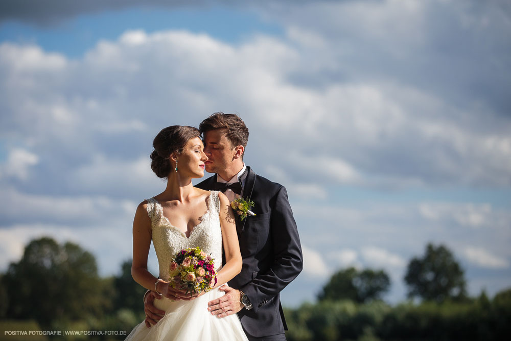 Hochzeit von Aliya & Mathias im Zollenspieker Fährhaus an der Elbe in Hamburg / Vitaly Nosov & Nikita Kret - Hochzeitsfotograf