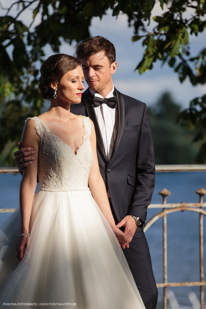 Hochzeit von Aliya & Mathias im Zollenspieker Fährhaus an der Elbe in Hamburg / Vitaly Nosov & Nikita Kret - Hochzeitsfotograf