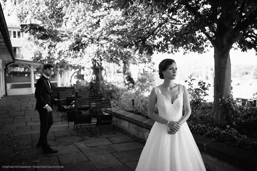 Hochzeit von Aliya & Mathias im Zollenspieker Fährhaus an der Elbe in Hamburg / Vitaly Nosov & Nikita Kret - Hochzeitsfotograf