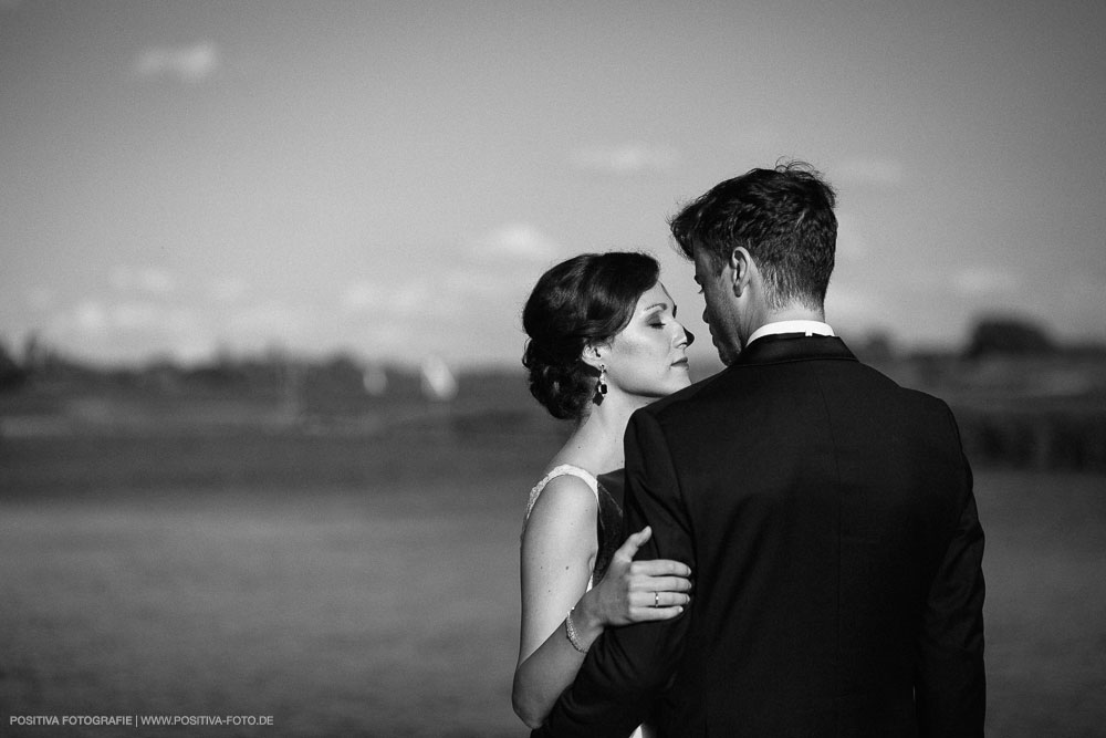 Hochzeit von Aliya & Mathias im Zollenspieker Fährhaus an der Elbe in Hamburg / Vitaly Nosov & Nikita Kret - Hochzeitsfotograf