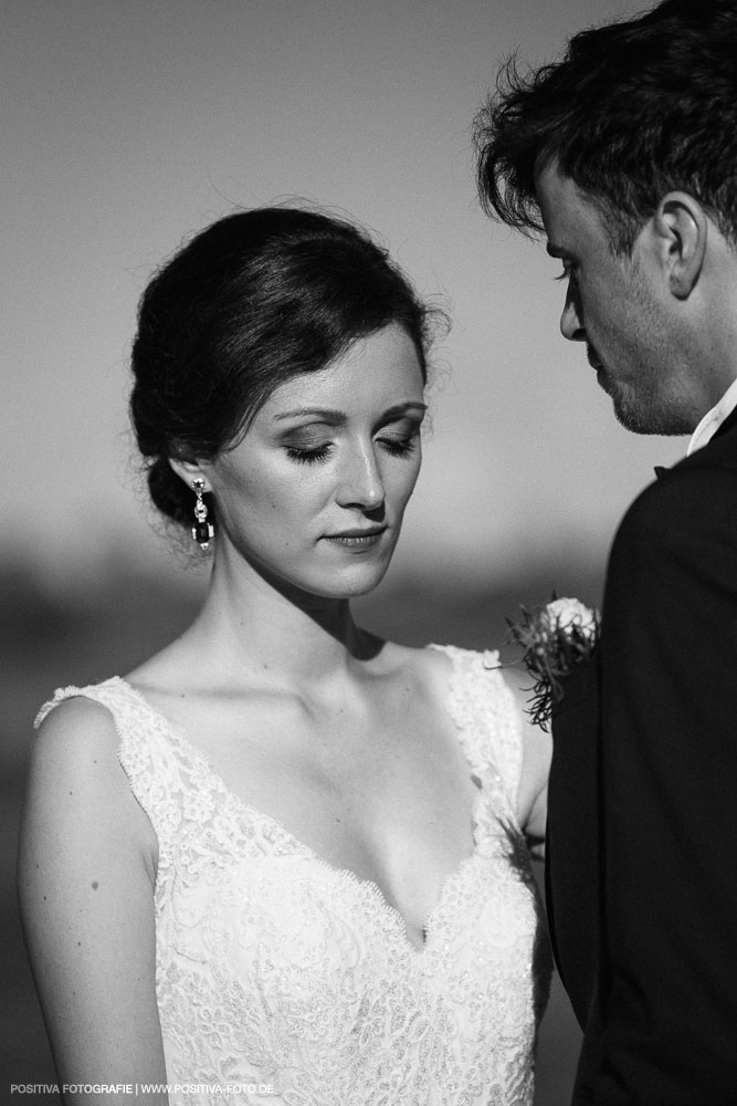 Hochzeit von Aliya & Mathias im Zollenspieker Fährhaus an der Elbe in Hamburg / Vitaly Nosov & Nikita Kret - Hochzeitsfotograf