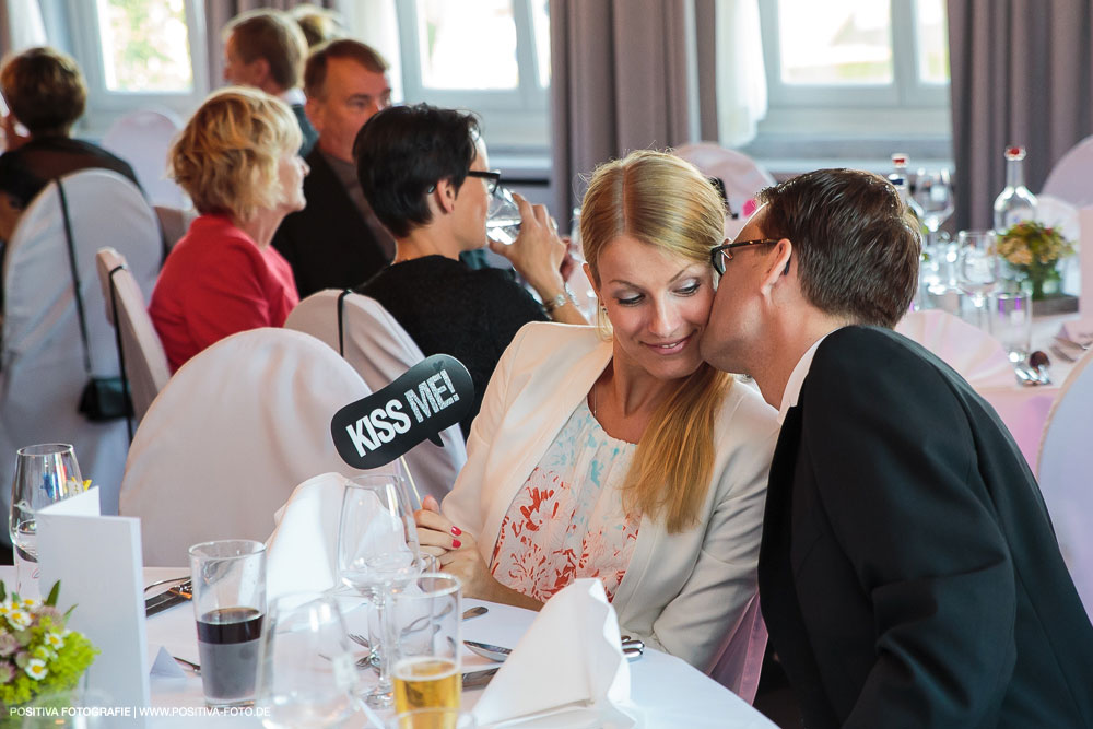 Hochzeit von Aliya & Mathias im Zollenspieker Fährhaus an der Elbe in Hamburg / Vitaly Nosov & Nikita Kret - Hochzeitsfotograf