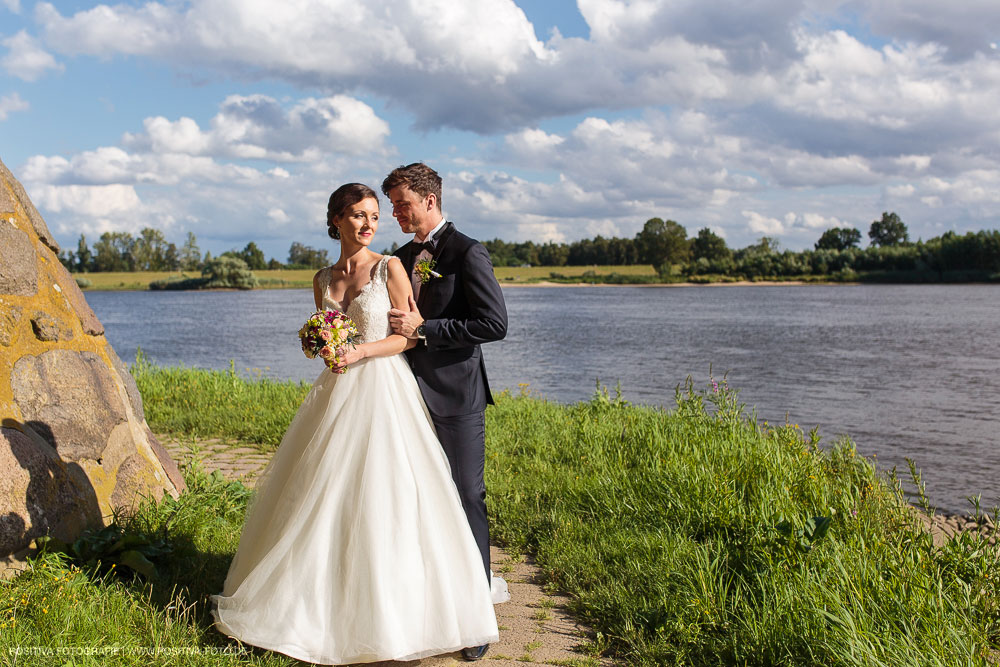 Hochzeit von Aliya & Mathias im Zollenspieker Fährhaus an der Elbe in Hamburg / Vitaly Nosov & Nikita Kret - Hochzeitsfotograf