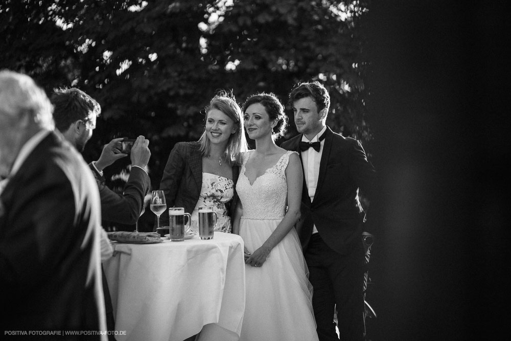 Hochzeit von Aliya & Mathias im Zollenspieker Fährhaus an der Elbe in Hamburg / Vitaly Nosov & Nikita Kret - Hochzeitsfotograf