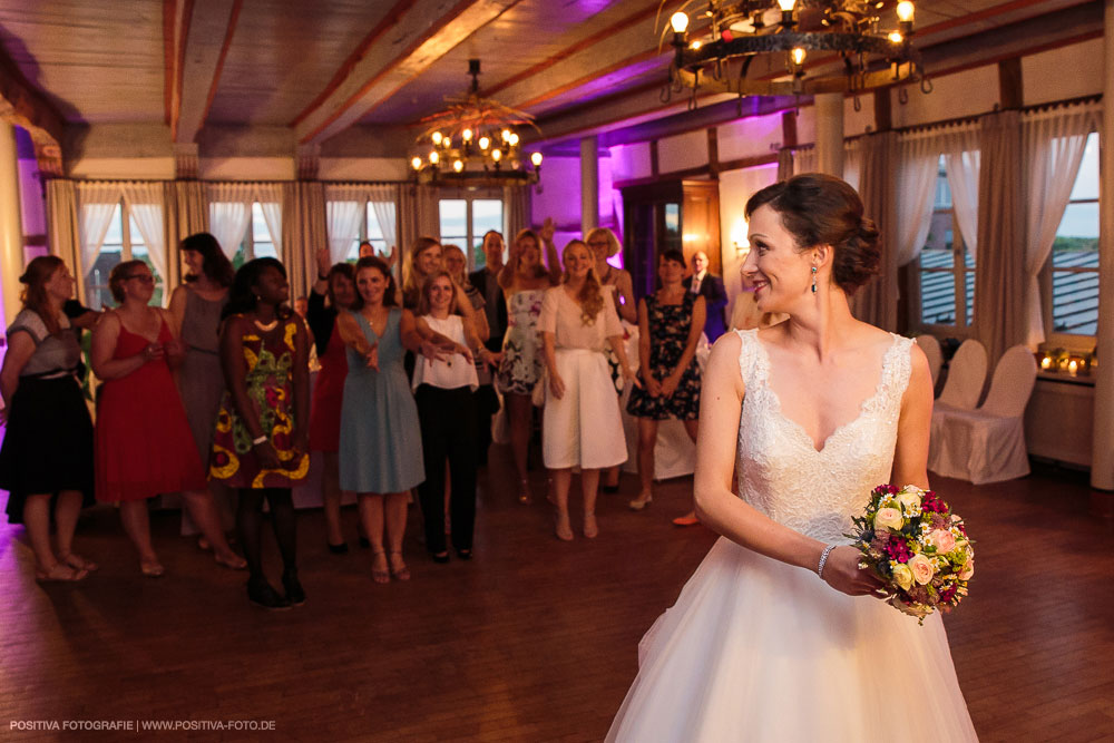 Hochzeit von Aliya & Mathias im Zollenspieker Fährhaus an der Elbe in Hamburg / Vitaly Nosov & Nikita Kret - Hochzeitsfotograf