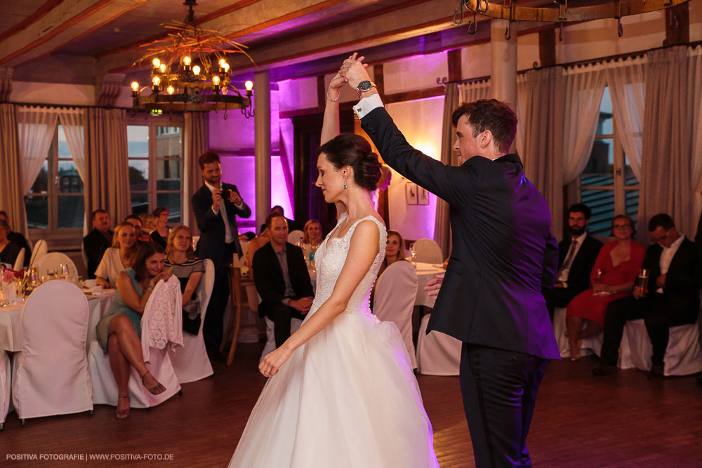 Hochzeit von Aliya & Mathias im Zollenspieker Fährhaus an der Elbe in Hamburg / Vitaly Nosov & Nikita Kret - Hochzeitsfotograf