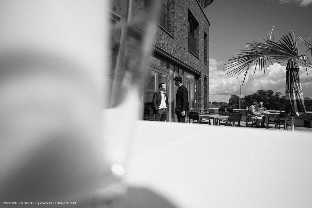 Hochzeit von Aliya & Mathias im Zollenspieker Fährhaus an der Elbe in Hamburg / Vitaly Nosov & Nikita Kret - Hochzeitsfotograf