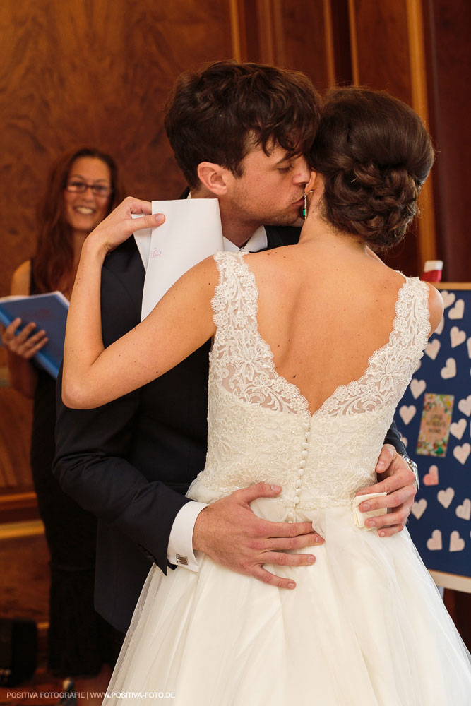 Hochzeit von Aliya & Mathias im Zollenspieker Fährhaus an der Elbe in Hamburg / Vitaly Nosov & Nikita Kret - Hochzeitsfotograf