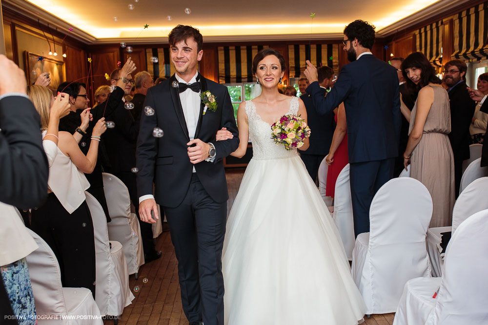 Hochzeit von Aliya & Mathias im Zollenspieker Fährhaus an der Elbe in Hamburg / Vitaly Nosov & Nikita Kret - Hochzeitsfotograf