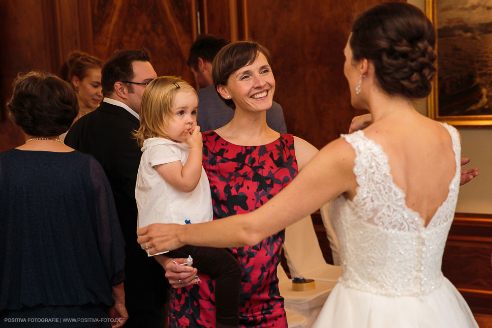 Hochzeit von Aliya & Mathias im Zollenspieker Fährhaus an der Elbe in Hamburg / Vitaly Nosov & Nikita Kret - Hochzeitsfotograf