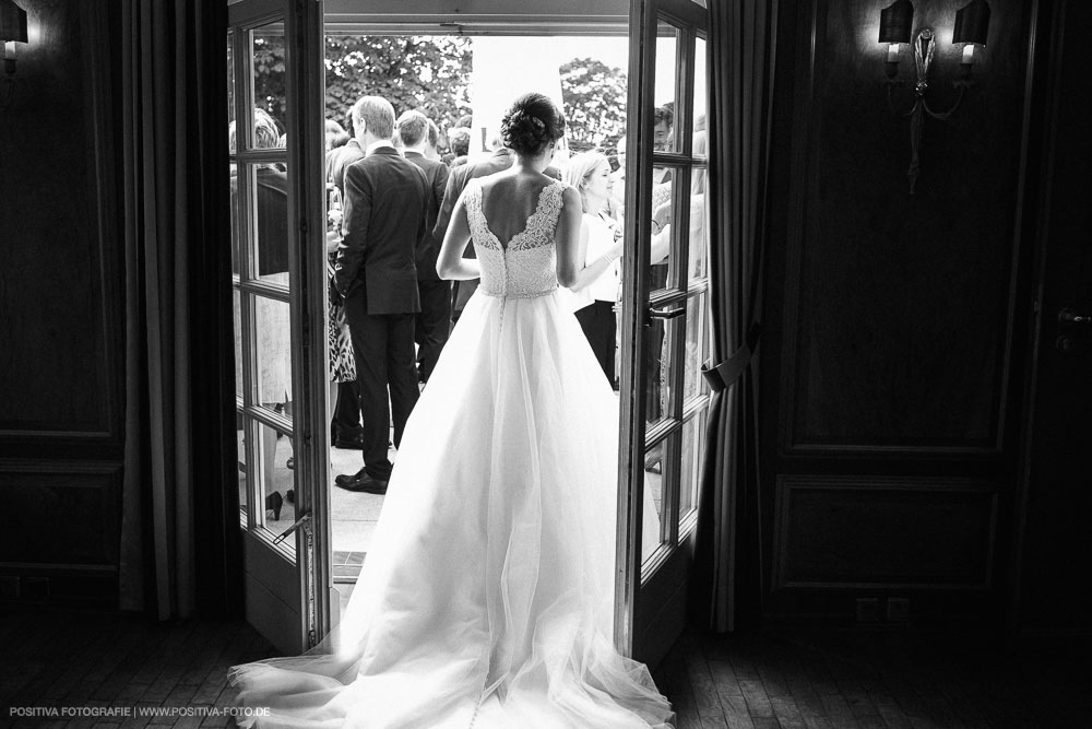 Hochzeit von Aliya & Mathias im Zollenspieker Fährhaus an der Elbe in Hamburg / Vitaly Nosov & Nikita Kret - Hochzeitsfotograf