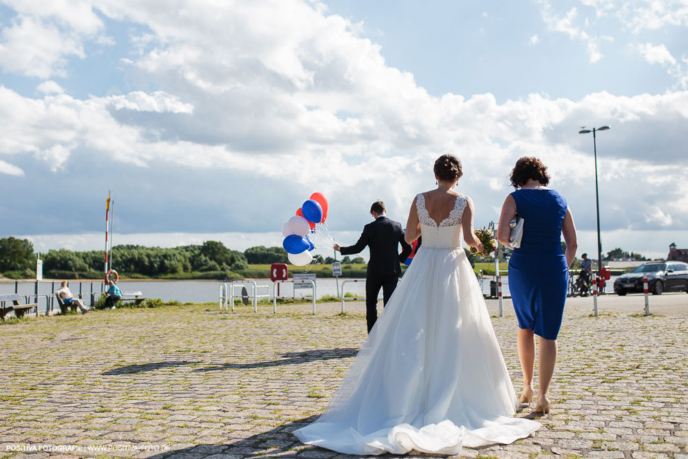 Hochzeit von Aliya & Mathias im Zollenspieker Fährhaus an der Elbe in Hamburg / Vitaly Nosov & Nikita Kret - Hochzeitsfotograf