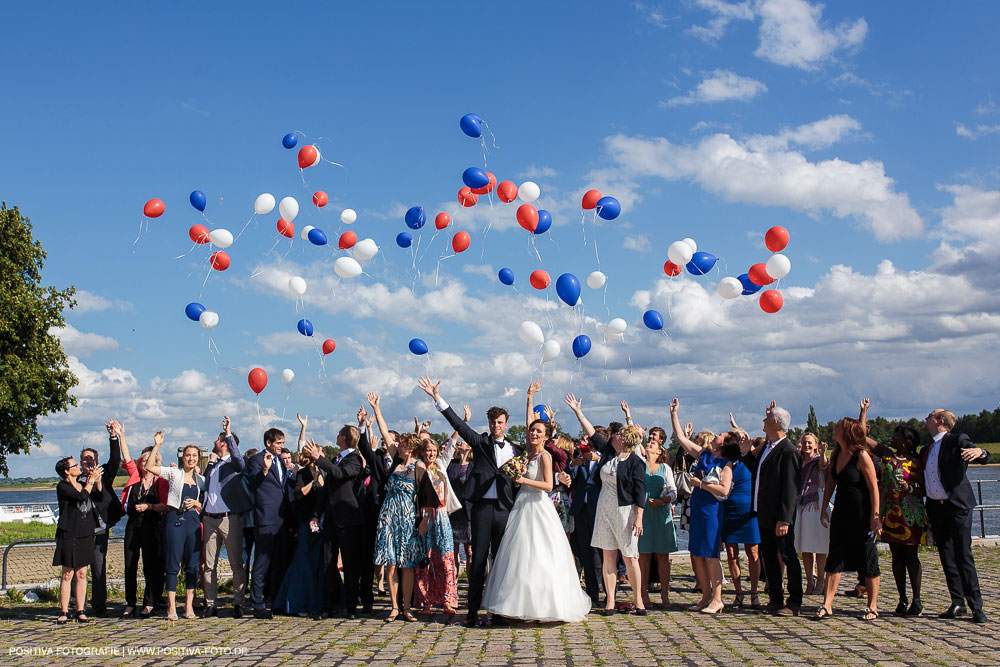 Hochzeit von Aliya & Mathias im Zollenspieker Fährhaus an der Elbe in Hamburg / Vitaly Nosov & Nikita Kret - Hochzeitsfotograf