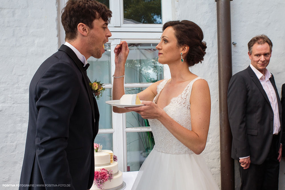 Hochzeit von Aliya & Mathias im Zollenspieker Fährhaus an der Elbe in Hamburg / Vitaly Nosov & Nikita Kret - Hochzeitsfotograf