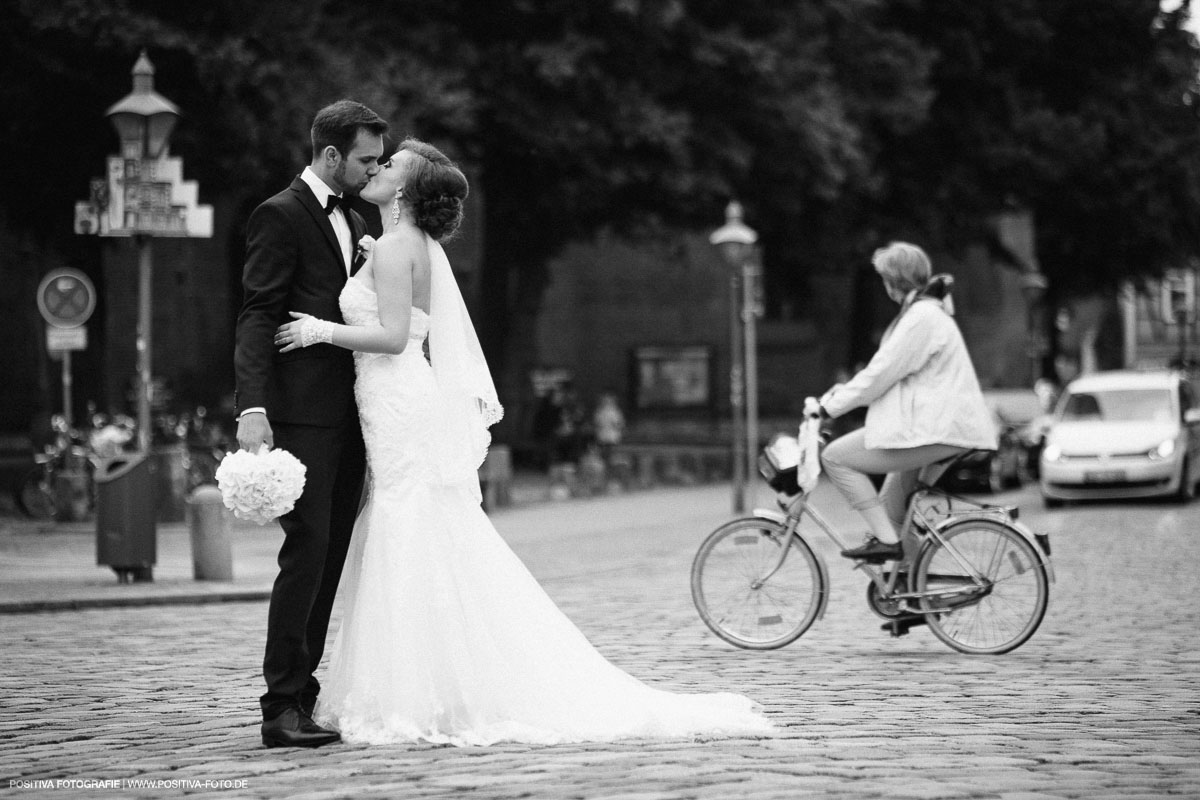 Hochzeitsfotografie, Getting Ready in Geesthachst in Schleswig-Holstein, kirchliche Trauung in Lüneburg in Niedersachen