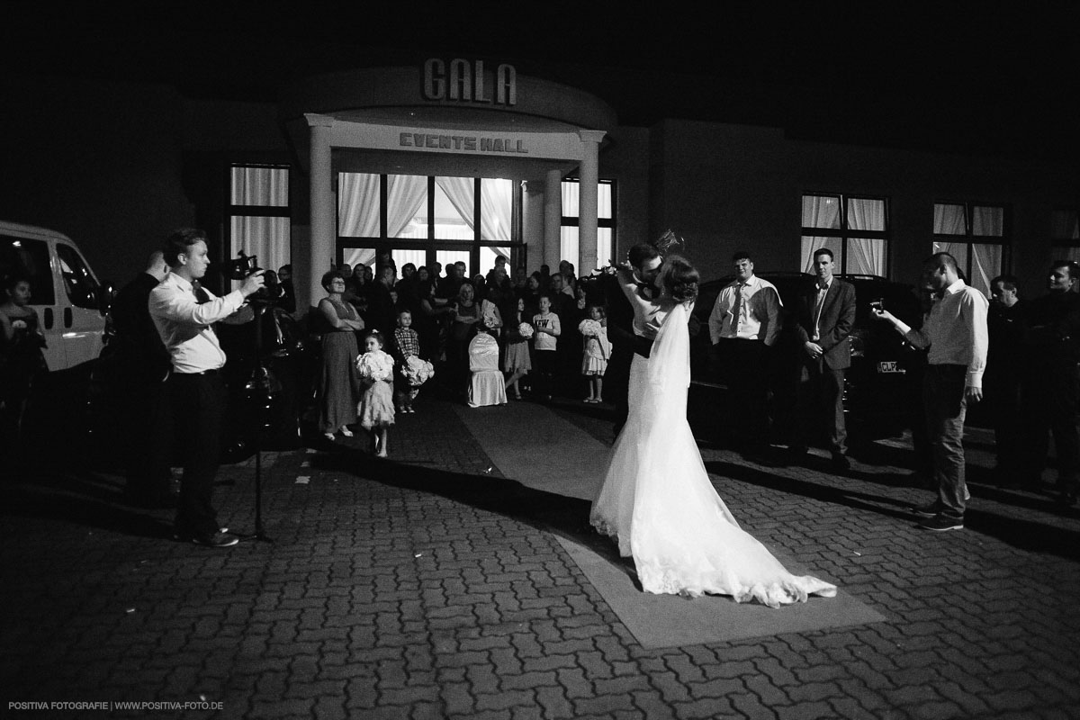 Hochzeitsfotografie, Getting Ready in Geesthachst in Schleswig-Holstein, kirchliche Trauung in Lüneburg in Niedersachen