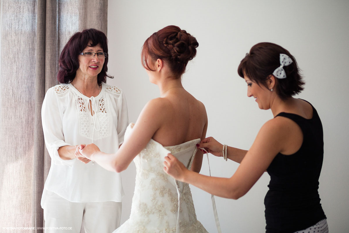 Hochzeit von Olga und Wladimir in Rendsburg in Schleswig-Holstein. Hochzeitsfotografen - Fotografen Vitaly Nosov und Nikita Kret / Positiva Fotografie