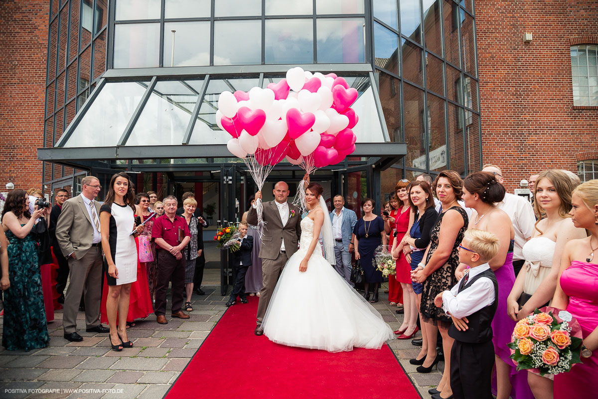 Hochzeit von Olga und Wladimir in Rendsburg in Schleswig-Holstein. Hochzeitsfotografen - Fotografen Vitaly Nosov und Nikita Kret / Positiva Fotografie