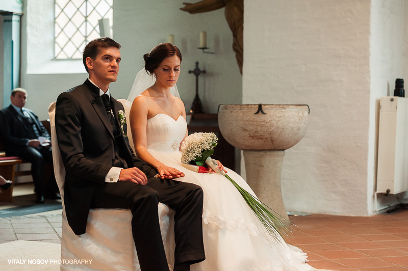 Hochzeit in Schleswig-Holstein. Kirchliche Trauung. Hochzeitsfotograf aus Hamburg Vitaly Nosov und Nikita Kret