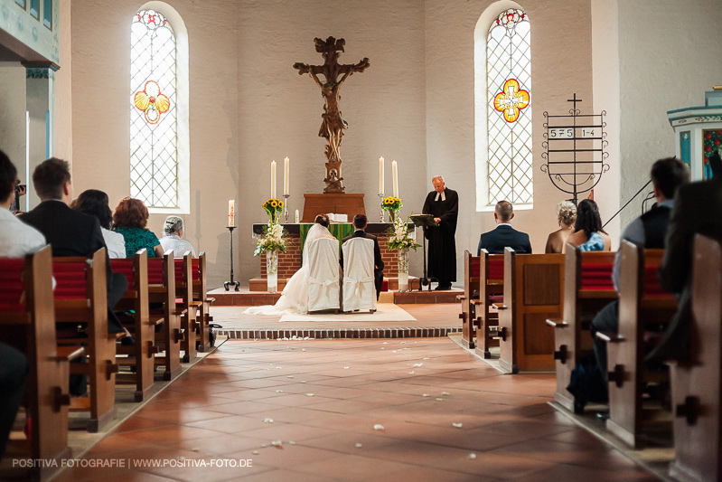 Hochzeit in Schleswig-Holstein. Kirchliche Trauung. Hochzeitsfotograf aus Hamburg Vitaly Nosov und Nikita Kret