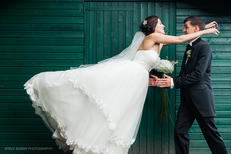 Hochzeit in Schleswig-Holstein. Kirchliche Trauung. Hochzeitsfotograf aus Hamburg Vitaly Nosov und Nikita Kret