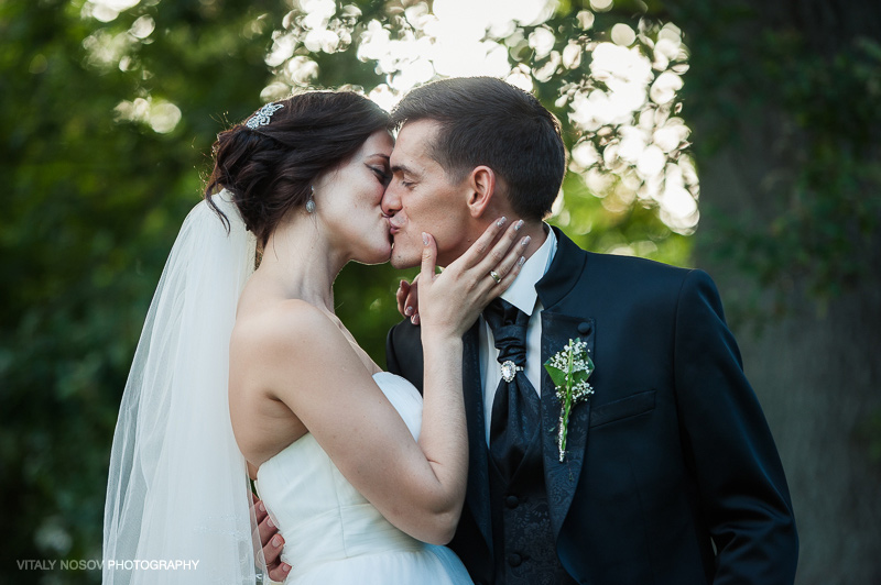 Hochzeit in Schleswig-Holstein. Kirchliche Trauung. Hochzeitsfotograf aus Hamburg Vitaly Nosov und Nikita Kret