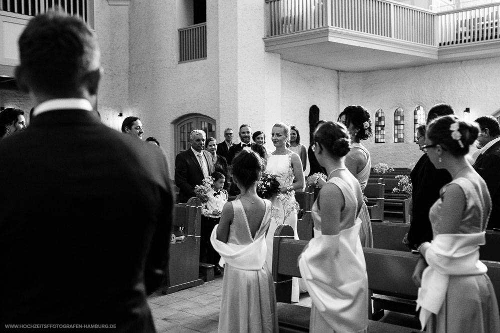 Hochzeit von Boris und Natalie, kirchchliche Trauung in der Ev.-Luth. Kirchengemeinde St. Andreas in Hamburg / Vitaly Nosov & Nikita Kret - Hochzeitsfotografie