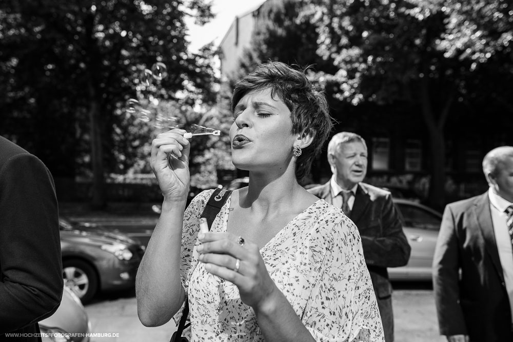 Hochzeit von Boris und Natalie, kirchchliche Trauung in der Ev.-Luth. Kirchengemeinde St. Andreas in Hamburg / Vitaly Nosov & Nikita Kret - Hochzeitsfotografie